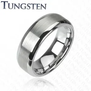 Volframov prstan srebrne barve - brušen sredinski pas, sijoči robovi - Velikost: 51, Širina: 6 mm