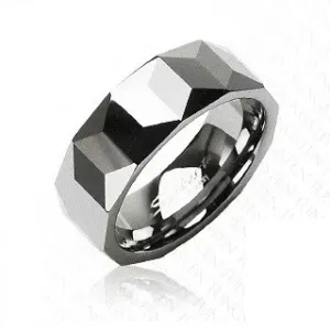 Volframov prstan srebrne barve, geometrično brušena površina, 8 mm - Velikost: 59