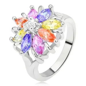 Sijoč prstan srebrne barve - barvna cvetlica z brušenimi kamni - Velikost: 58