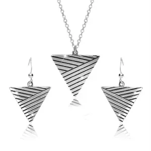 Komplet iz srebra 925 – ogrlica in uhani, preobrnjen trikotnik s patiniranimi linijami