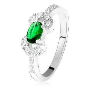 Srebrn prstan 925, temno zelen ovalen kamen, dve zrni iz prozornih cirkonov - Velikost: 57