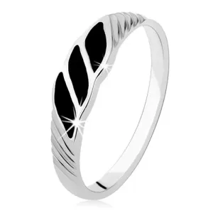 Srebrn prstan 925, tri črne in valovite linije, poševne zareze - Velikost: 60