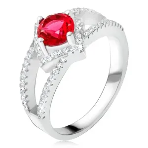 Srebrn prstan z razcepljenima krakoma, rdečim okrasnim kamnom in kvadratom - Velikost: 49