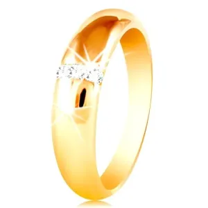 Poročni prstan iz 14-k rumenega zlata z zaobljeno površino in navpično linijo cirkonov - Velikost: 48