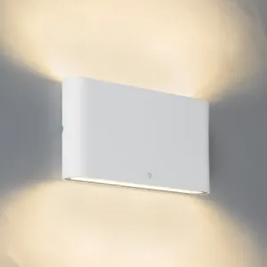 Moderna zunanja stenska svetilka bela 17,5 cm z LED IP65 - Batt